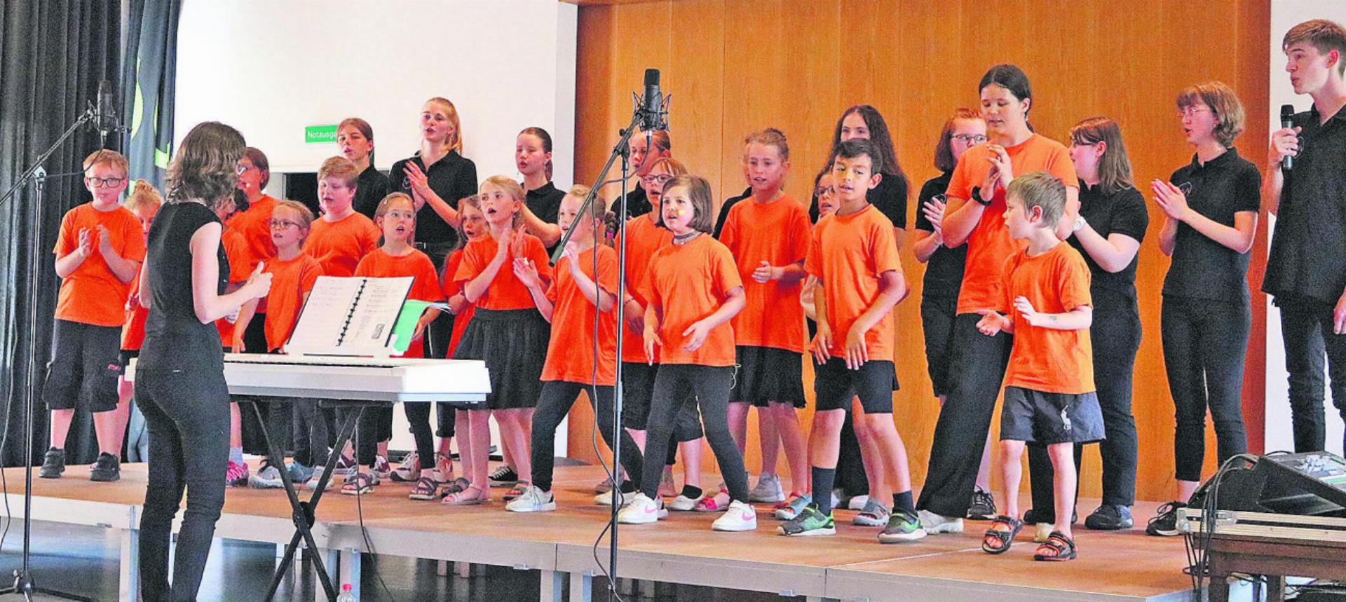 Am Konzert der Klosterspatzen sangen die Kinder und Jugendlichen 17 Lieder mit unterschiedlichen Formationen. Fotos: ci