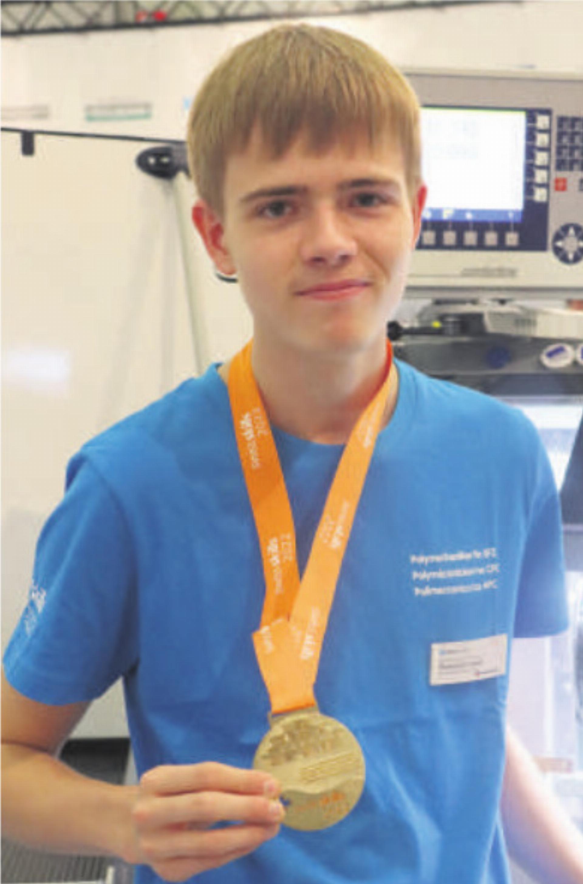 Thomas Eric Veidt holte sich an den SwissSkills in der Kategorie «Polymechaniker Drehen» die Goldmedaille.