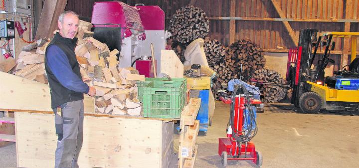 Stefan Staubli und das Wald kommunal  Team wird von Holzbestellungen überrannt. Foto: rah