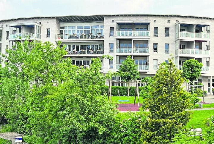 Am Sonntag sprang eine Frau im Zentrum Aettenbühl aus dem 3. Stock. Foto: zVg