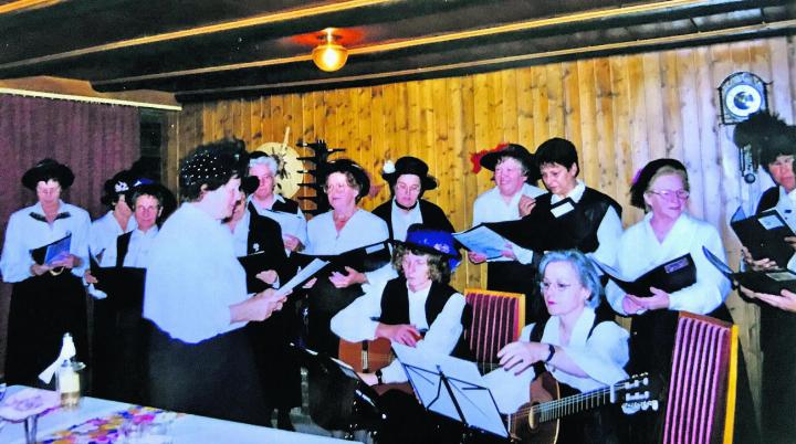 Mit viel Herzblut leitete Margrith Gadient während zwanzig Jahren das Nostalgiechörli in Dietwil. Foto: zVg
