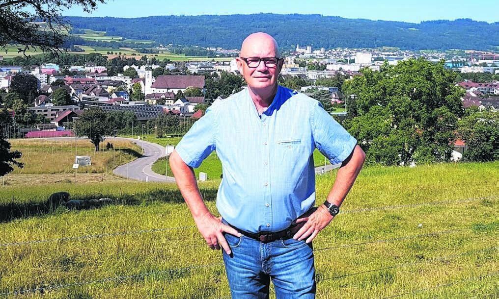 Manfred Breitschmid fühlt sich wohl in Wohlen. Als Grossrat will er dazu beitragen, dass die Gemeinde möglichst positiv wahrgenommen wird. Bild: zg