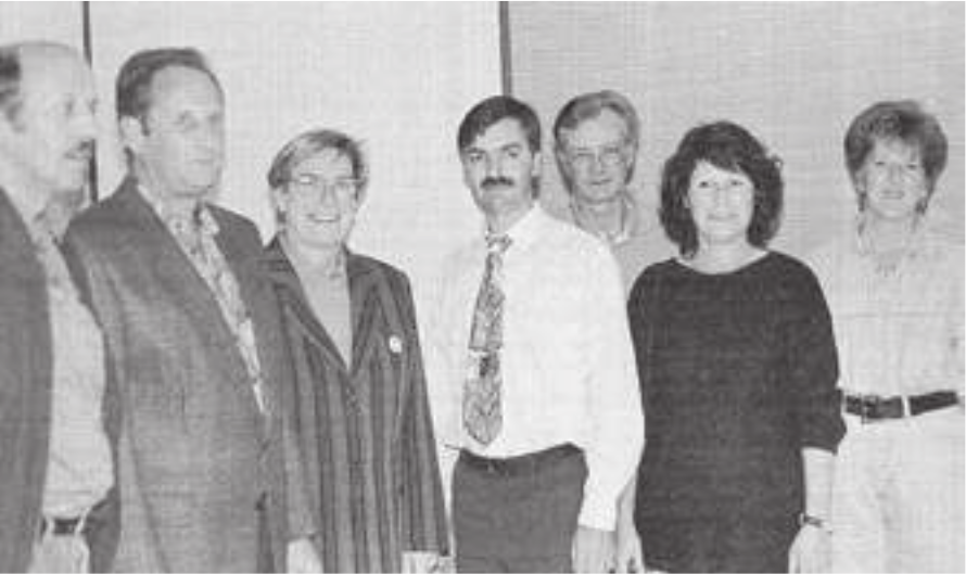 Der erste Vorstand des neu gegründeten Altersheim-Vereins Tägerig. Bild: Archiv