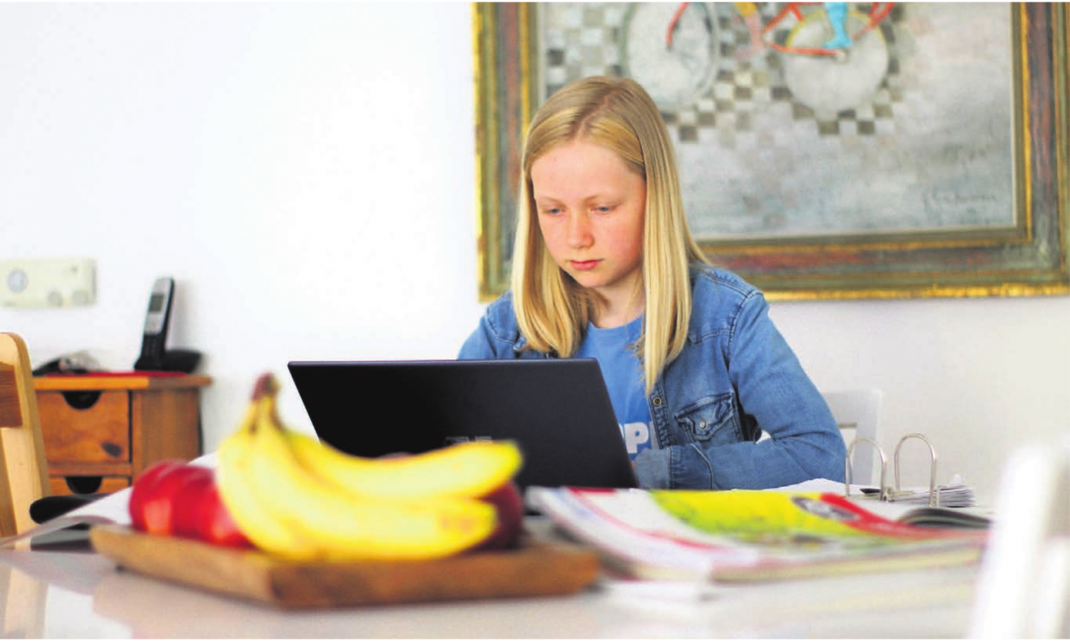Computer, Internet und neue Medien werden immer mehr Einzug halten im Unterricht. Damit die Schülerinnen und Schüler zu Hause ihre Arbeit erledigen können, sind sie auf eigene Geräte angewiesen. Diese soll es in Wohlen ab der 5. Klasse geben. Bild: pixabay / Markus Trierr