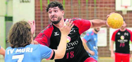 Handball Wohlen (Tiago Botelho) ist im Schwung. Bild: jg