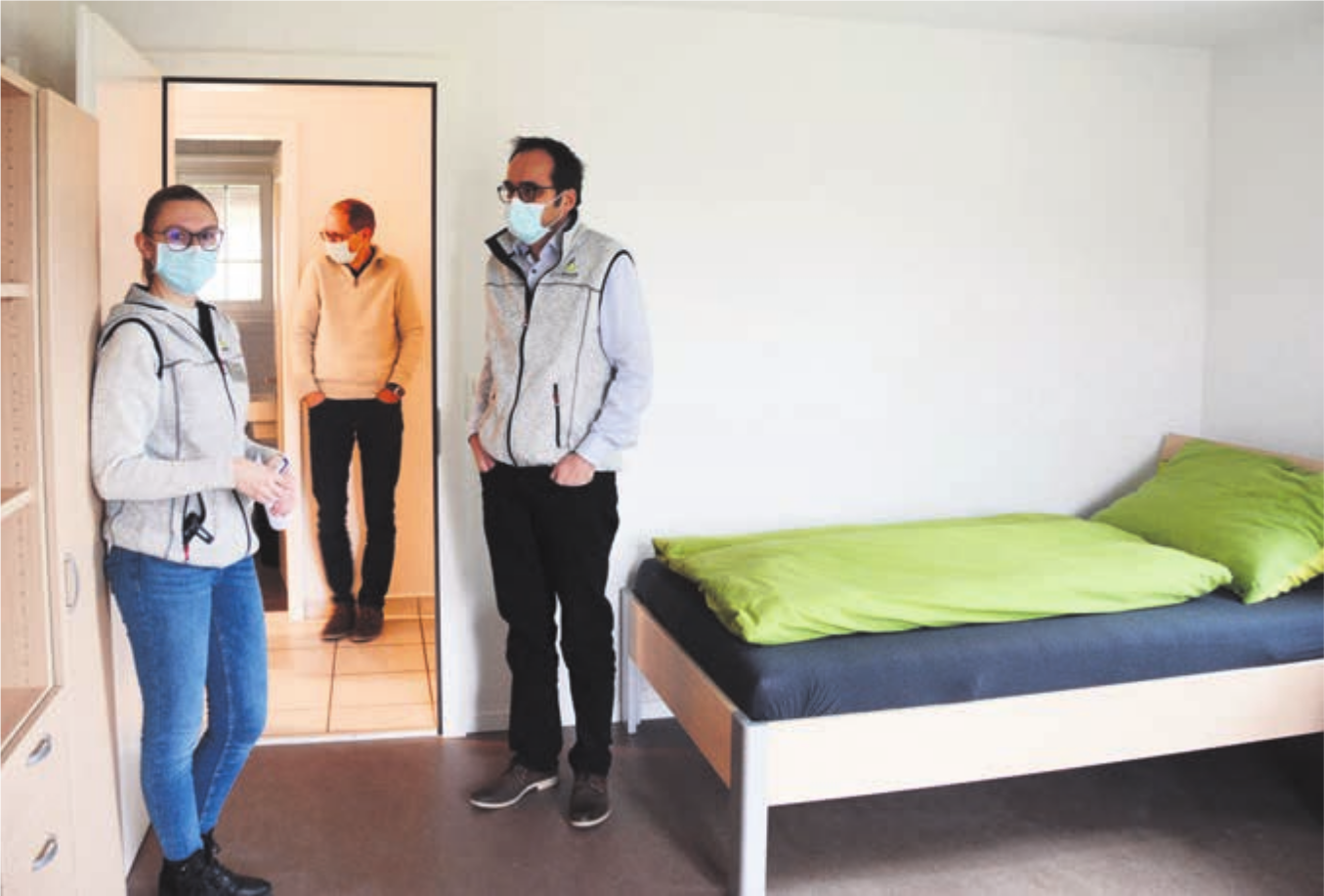Noch ist das Wohnzimmer kahl: Die Klientinnen und Klienten sollen bei der Gestaltung mitwirken können. Bilder: Annemarie Keusch