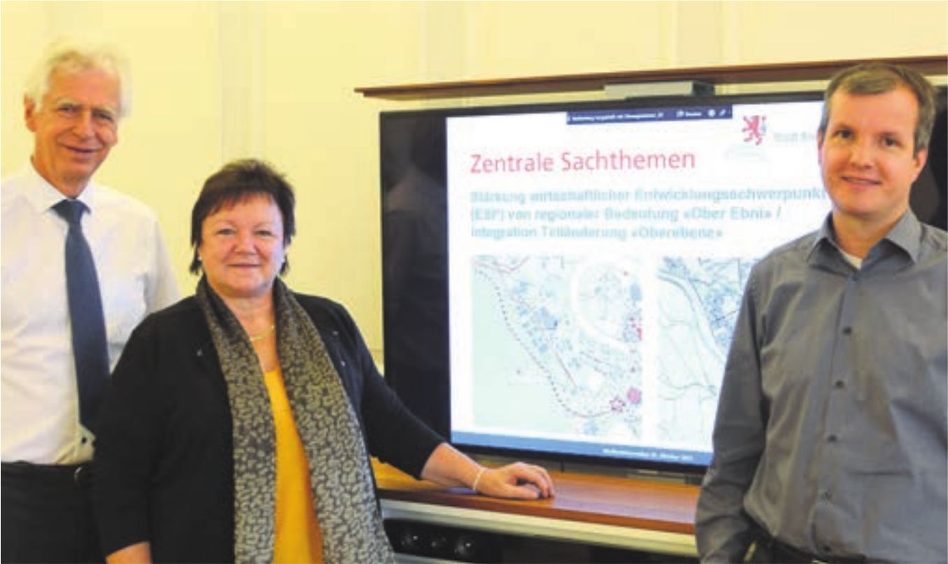 Stefan Walder, Leiter Abteilung Bau, Vizeammann Doris Stöckli und Stadtammann Raymond Tellenbach (v. l.) arbeiten bei der Entwicklung von Bremgarten mit. Bild: rwi
