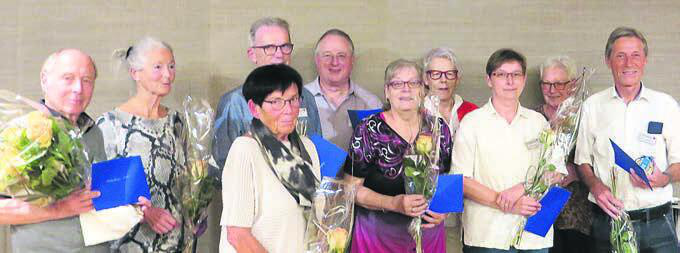 Die Jubilarinnen und Jubilare (v. l.): Walter Leuenberger, Hannelore Zenker, Franz Rohrer, Blanka Reich, Yves Polin, Marlise Schönenweid, Priska Moser, Regina Bortis, Elisabeth Meyer und Hermann Russenberger. Bild: pd