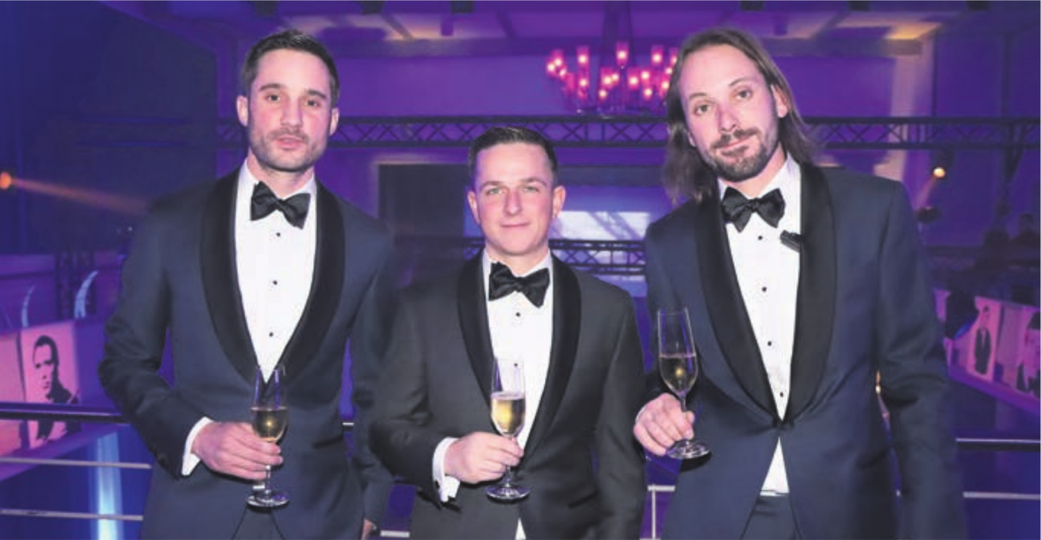 Im Dezember 2019 organisierten Adriano Meyer, Raphael Kull und David Meier (von links) die Bond-Night. Nach dem letztjährigen Ausfall wird es im Januar wieder so weit sein. Das Casino in Wohlen ist bereits reserviert. Bild: Archiv