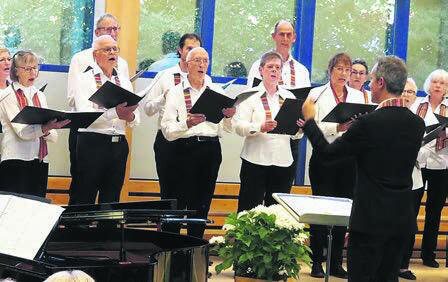 Der Männerchor präsentierte ein unterhaltsames Programm. Bild: zg