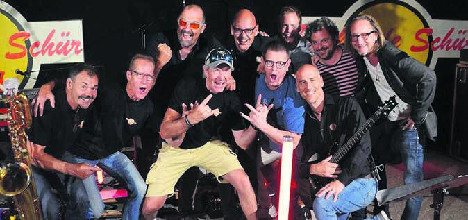 Die Organisatoren von «Rock i de Schür» freuten sich über das Konzert der Band AZton. Bild: zg