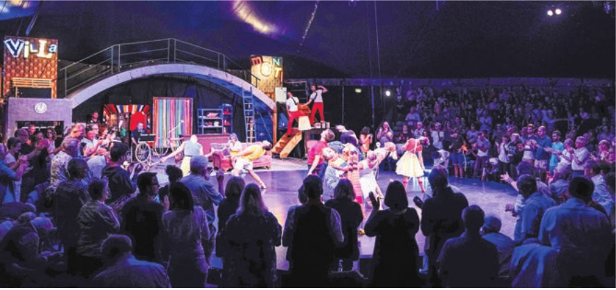 Bild: Bild: Archiv/any Der Circus Monti will nah bei den Menschen sein wie hier bei der Premiere 2018. Im Corona-Jahr ist das nicht möglich.