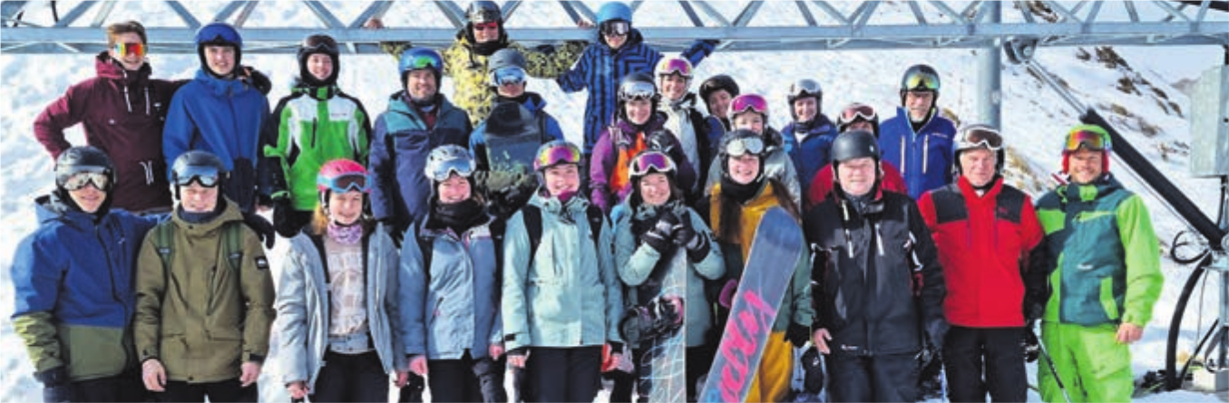 25 Turnerinnen und Turner des TV Merenschwand geniessen ein unvergessliches Skiwochenende in den Flumser Bergen. Bild: zg
