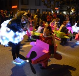 Abwechslungsreicher Nachtumzug in Boswil