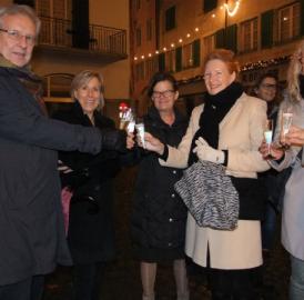 Silvester: Lichtshow und Anstossen