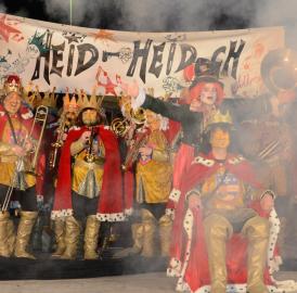 Heid-Heid in königlichem Gewand