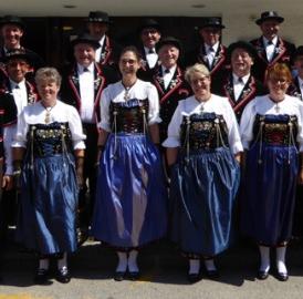 Jodel- und Theaterabend in Uezwil