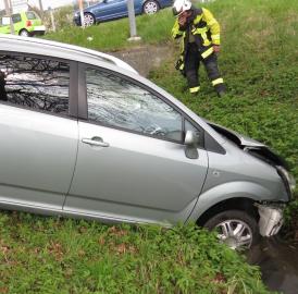 Wohlen: Auto landete im Bach