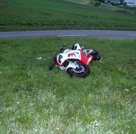 Dintikon: Unfall-Motorrad zurückgelassen
