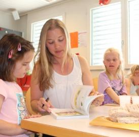 Kinder früh fürs Lesen begeistern