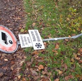 Waltenschwil: Verkehrssignal umgefahren