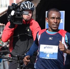 Reusslauf: Fikru siegt erneut