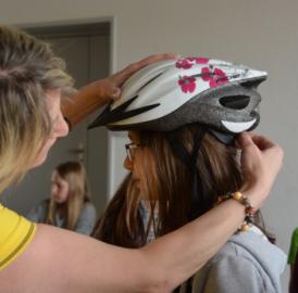 Umfrage: Ja zum Velohelm