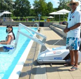 Schwimmbadlift für Beeinträchtigte