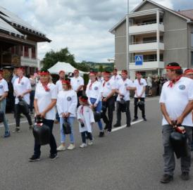 Zünftiges Trychlerfest in Rottenschwil