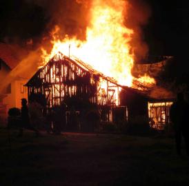 Scheune wurde Raub der Flammen