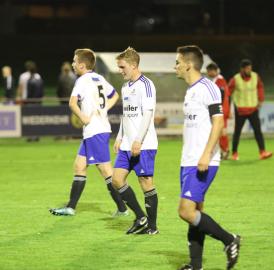 Fussball: Klatsche im Spitzenspiel