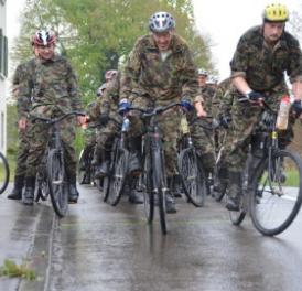 Waltenschwil: Rennen mit dem Militärvelo