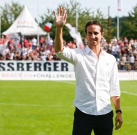 Fussball: Burki vor dem Derby