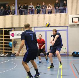 Volleyball: Frauen mit Sieg, Männer verlieren