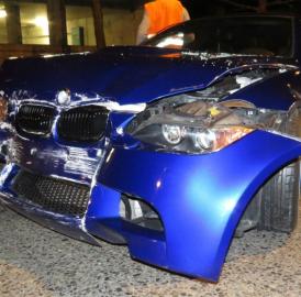 Wohlen: Auto prallte in Mauer