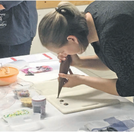 Kuchen kunstvoll dekorieren