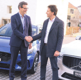 Über den Namen hinaus verbunden