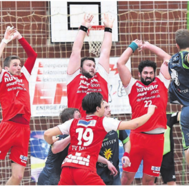 Erster Sieg im vierten Duell