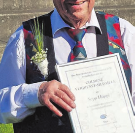 Für 60 Jahre Blasmusik geehrt