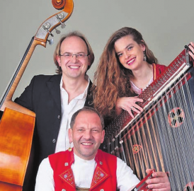 Hackbrett und Bass in Oberwil-Lieli