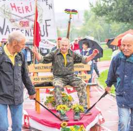 König Heiri rollt ins Ziel