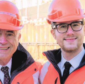 Vater hat an Sohn übergeben