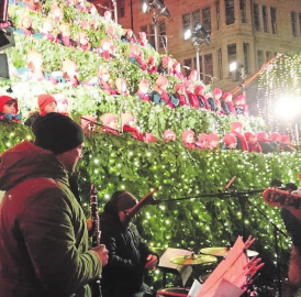 Ein Baum-bastisches Konzert