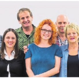 Mit Gesang und Theater