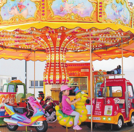 Markt mit Lunapark