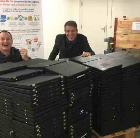 300 Laptops gespendet