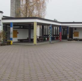 Aristau: Sachbeschädigung beim Schulhaus