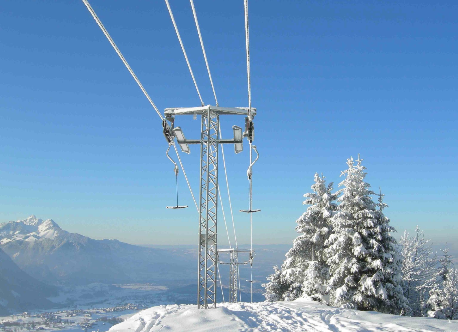 Schneefälle und Skilifte