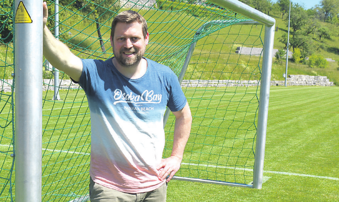 Wenn der Fussballplatz näher zum Dorf rückt…