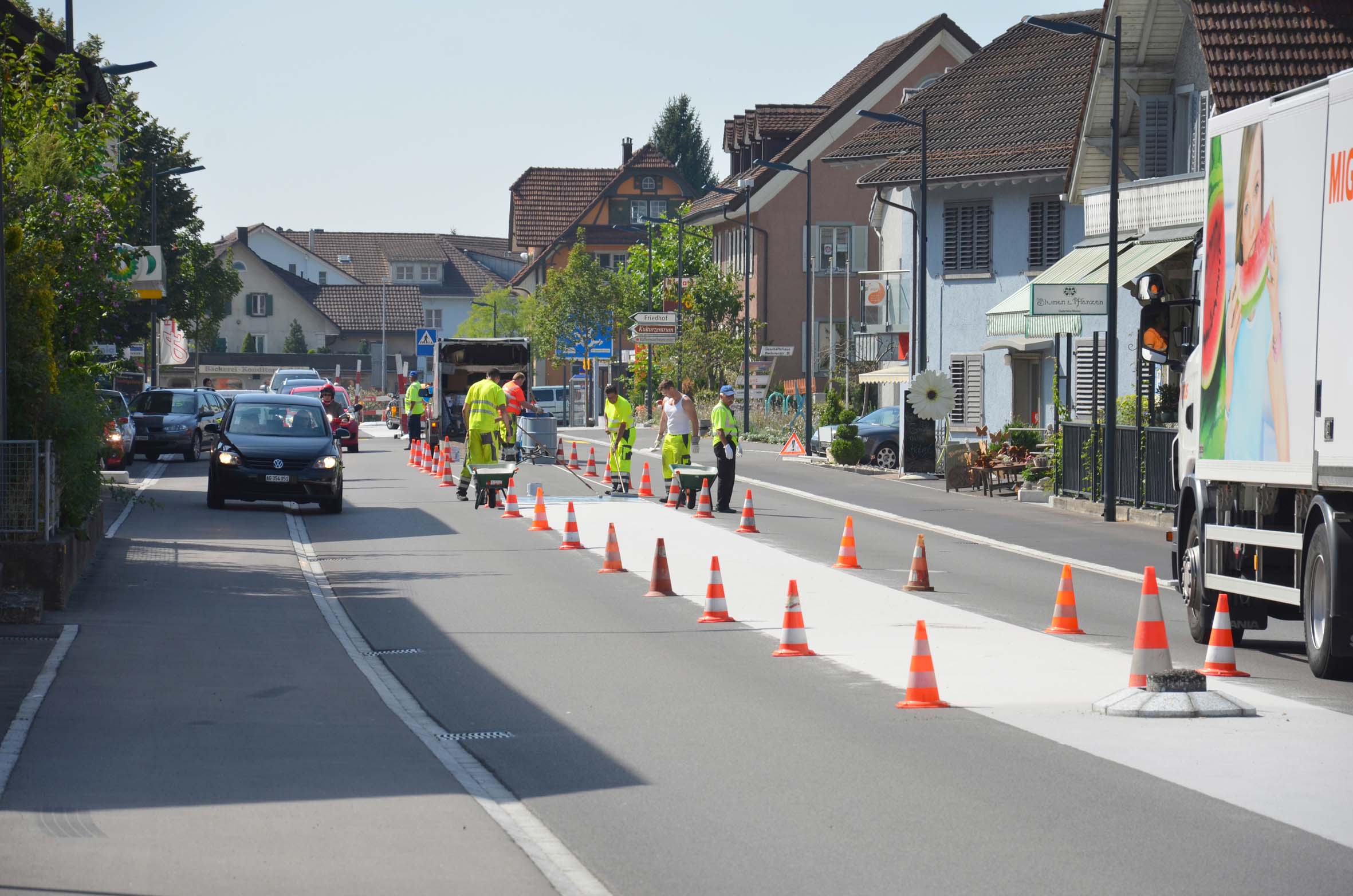 Fislisbach: Mehrzweckstreifen markiert - Das Bild wird blockiert. – Möglicherweise durch einen aktiven Adblocker.